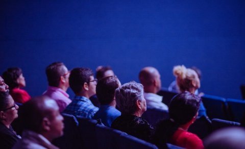 Fundum 1.mars frestað um viku